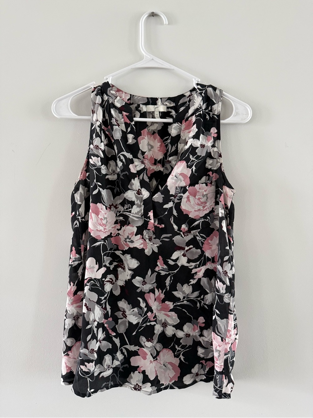 Joke Silk Black Floral Sleeveless V-Neck Blouse - Pink & White Flowers